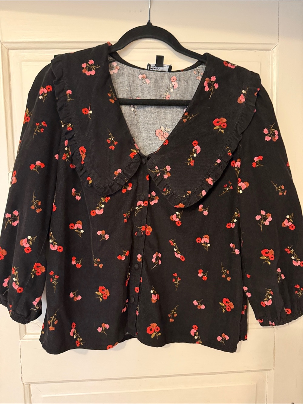 Nobody’s Child Floral Ruffle Collar Blouse - Black with Red & Pink Flowers